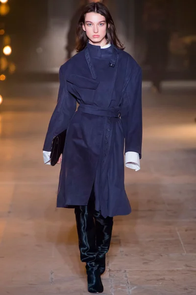 Look 18
